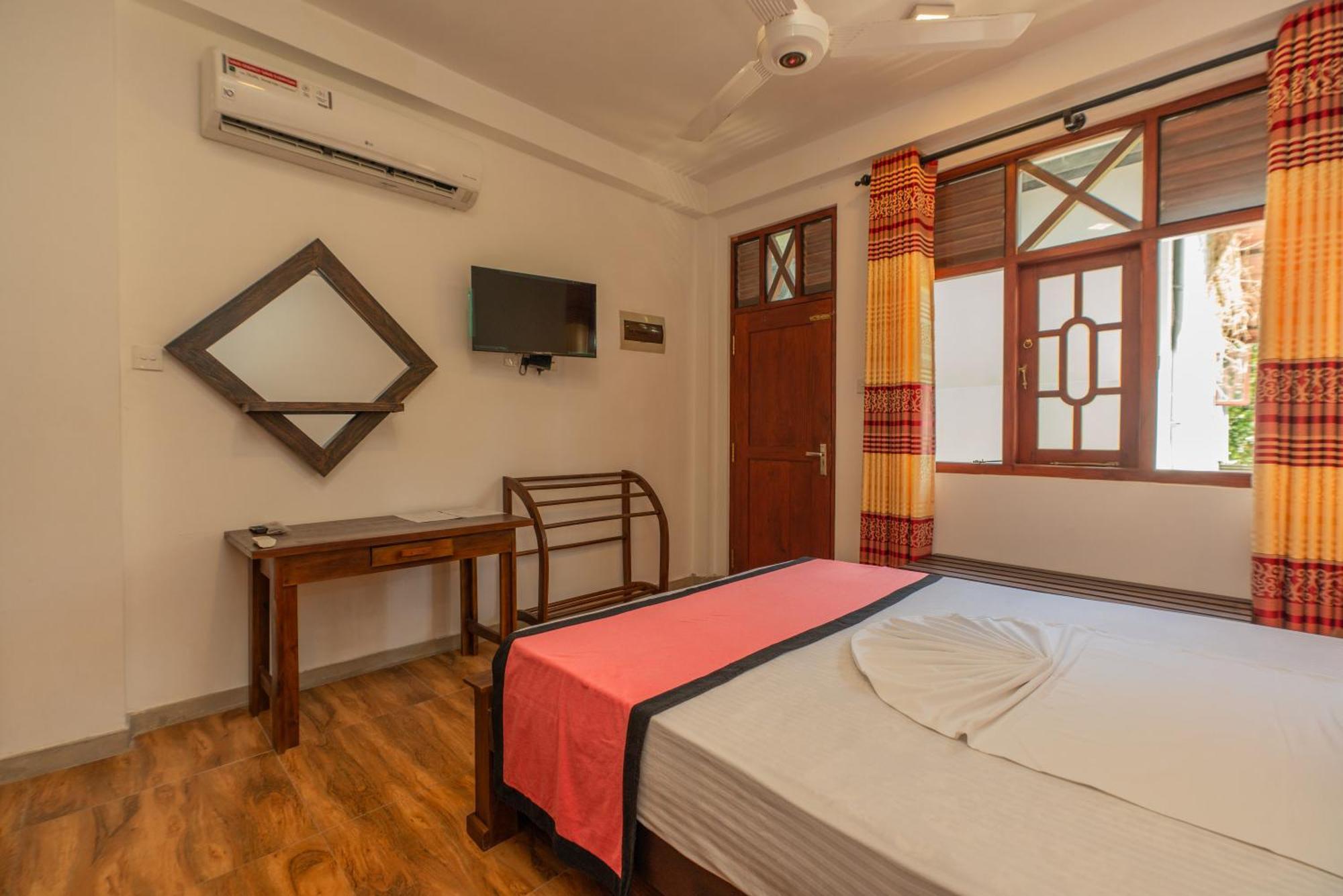 Hotel The Calm Of8 Unawatuna Zewnętrze zdjęcie
